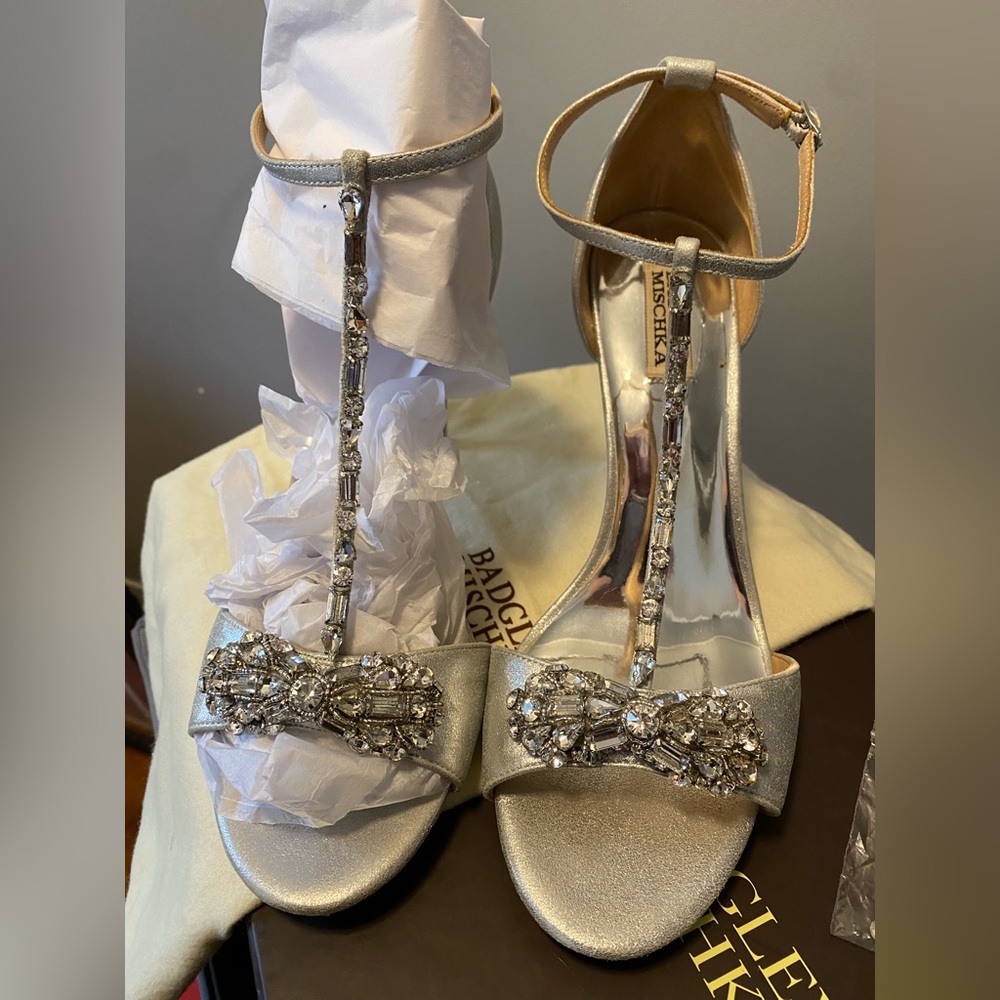 Badgley Mischka Pascale T-Strap Crystal Bridal Heel 4” NIB 9.5 Wedding Prom